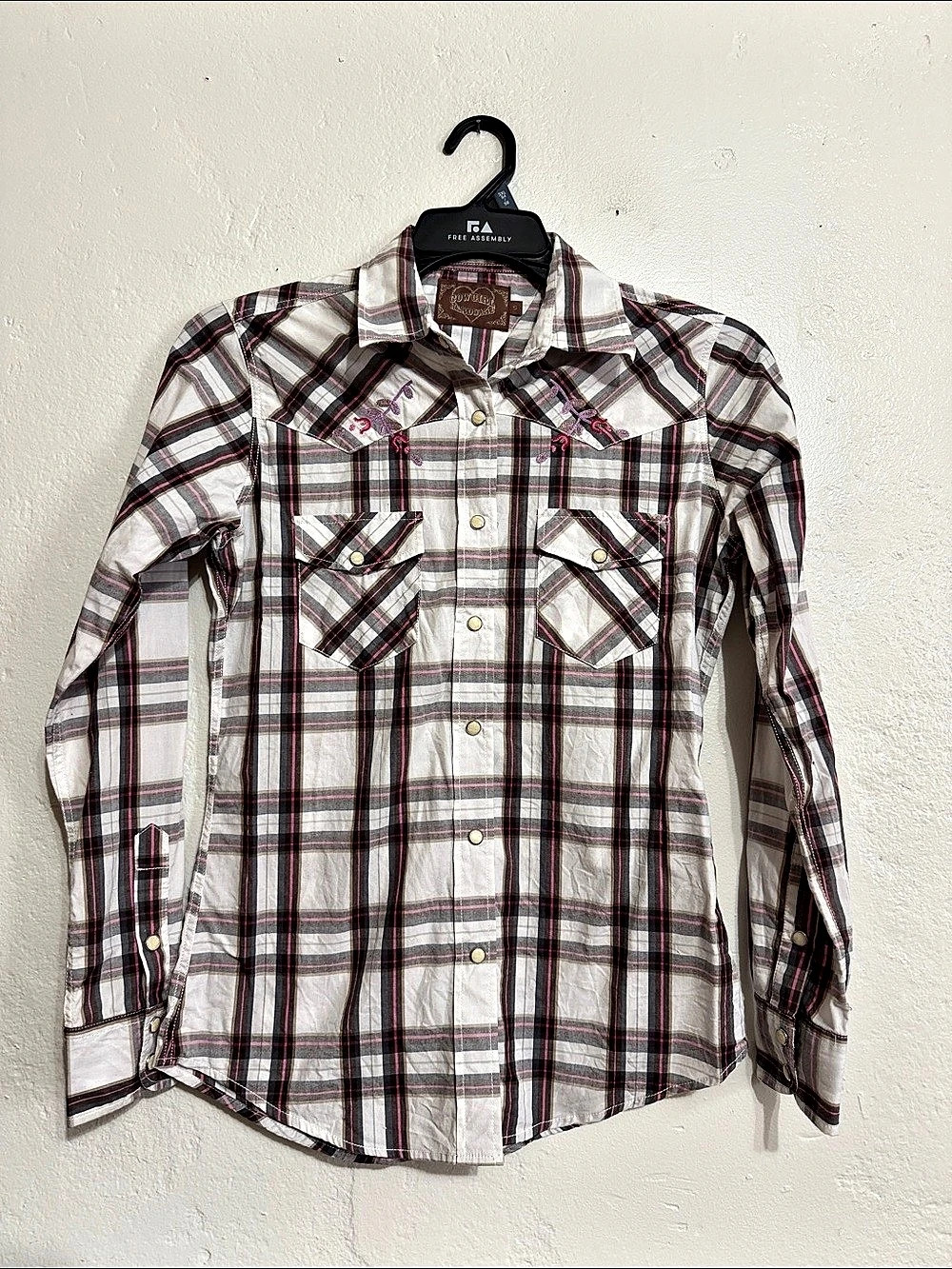 Cowgirl Hardware Plaid Western Shirt in White & Pink Size Small pearl snap butto